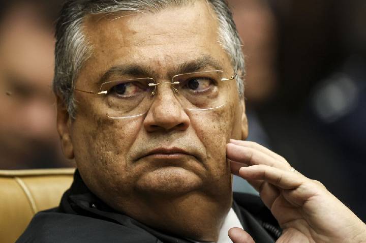 Dino mantém remoção de vídeos de vereador que ofendeu adversário