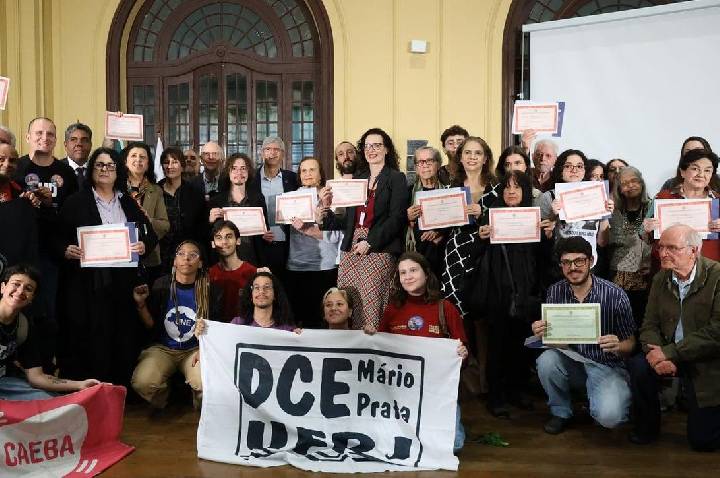 Diplomas póstumos são concedidos pela UFRJ em homenagem às vítimas da ditadura