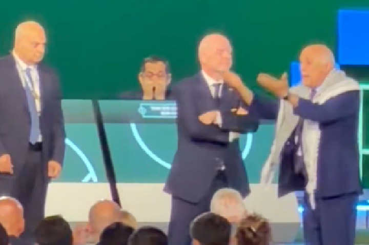 Dirigente palestino recusa aperto de mão israelense em evento da Fifa