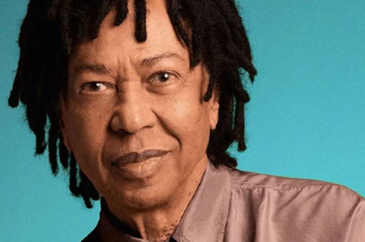 Djavan anuncia data extra de show em São Paulo; confira detalhes