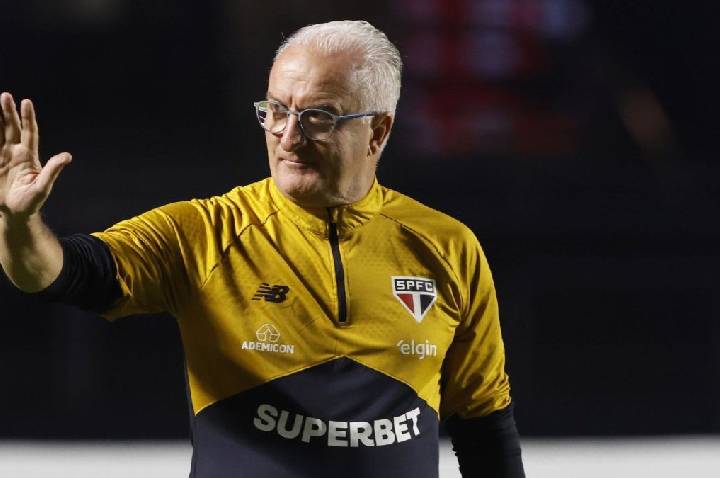 Dorival faz alerta sobre atuação do São Paulo: “Perdemos o controle”