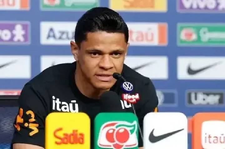 Douglas Santos chega a 2 milhões de seguidores após mutirão