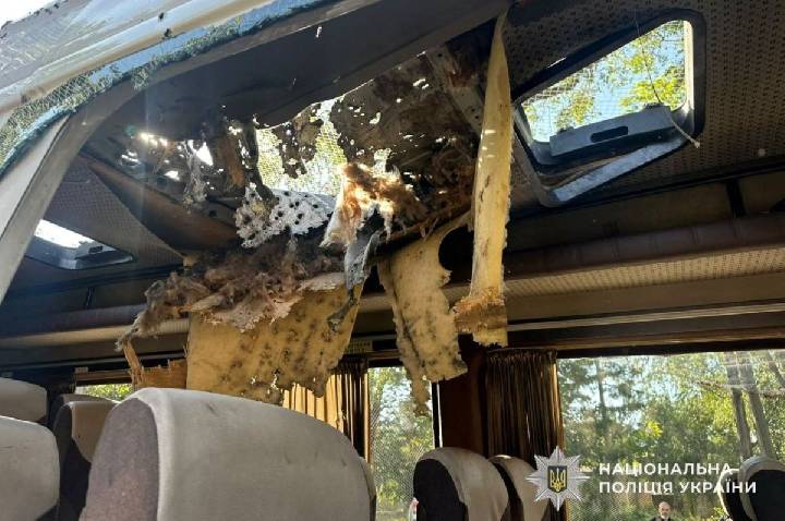Drones russos matam cinco em ônibus na Ucrânia, diz autoridades