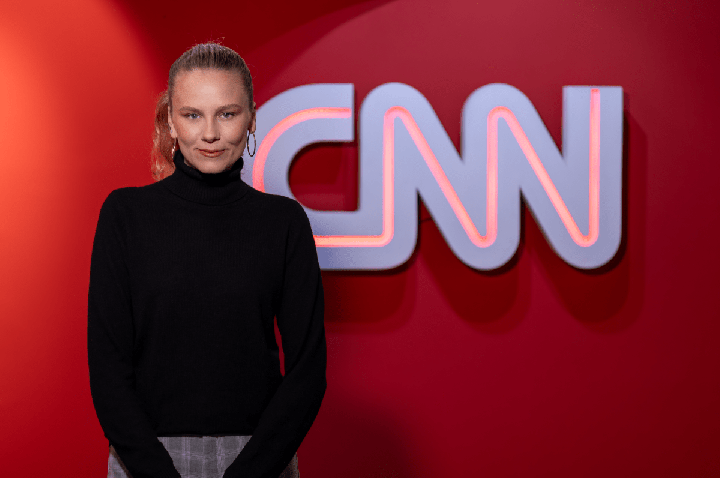 Duda Herriot estreia na CNN Brasil como comentarista do mercado imobiliário