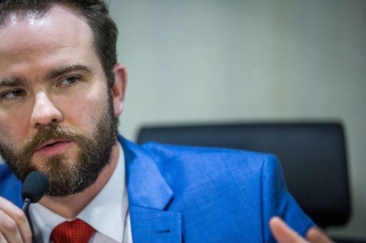 Durigan: Brasil deve emitir até US$ 735 milhões de títulos em moeda chinesa