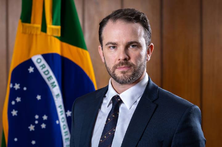 Durigan planeja encontro com líderes para defender PL de mercados digitais