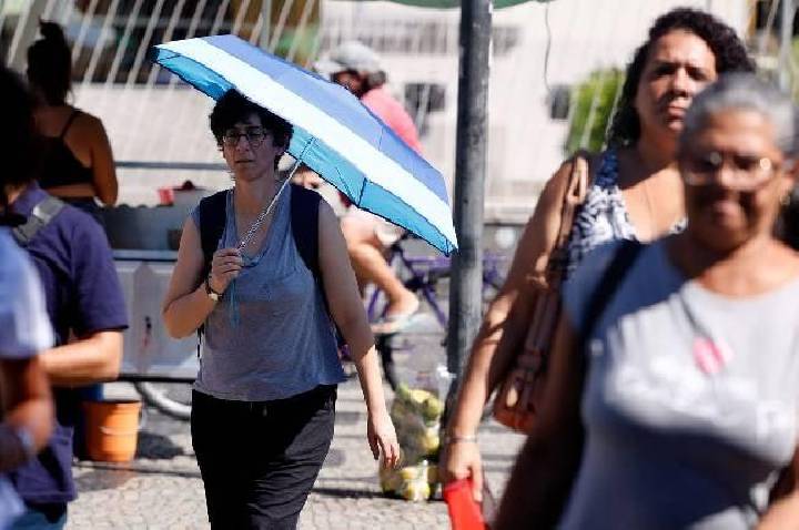 Em 2027, salário mínimo pode atingir R$ 1.741