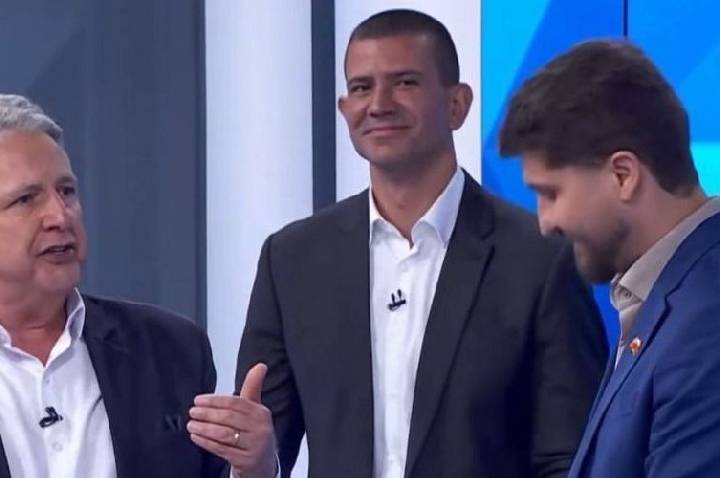 Em debate, Garotinho relembra programa “Leitinho Feliz” e candidatos riem