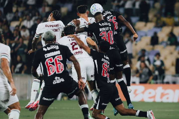Em jogo morno, Vasco e Fluminense empatam na ida da Copa do Brasil