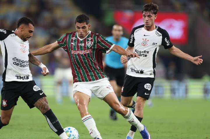Em momentos opostos, Corinthians e Fluminense medem forças pelo Brasileiro