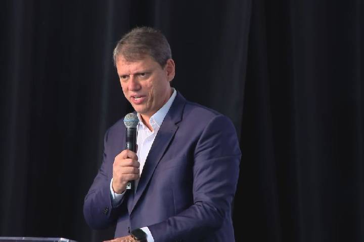 Em vídeo, Tarcísio acusa governo e PT de “descaso” com o agronegócio
