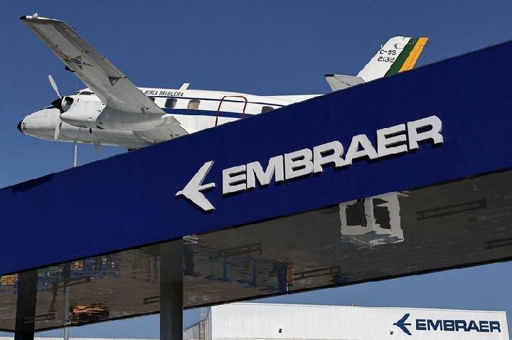 Embraer fecha contrato de suporte para 25 E-Jets da canadense Jazz Aviation