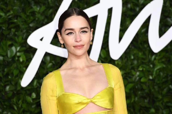 Emilia Clarke admite frustração após perder o Emmy: “Arrasada”