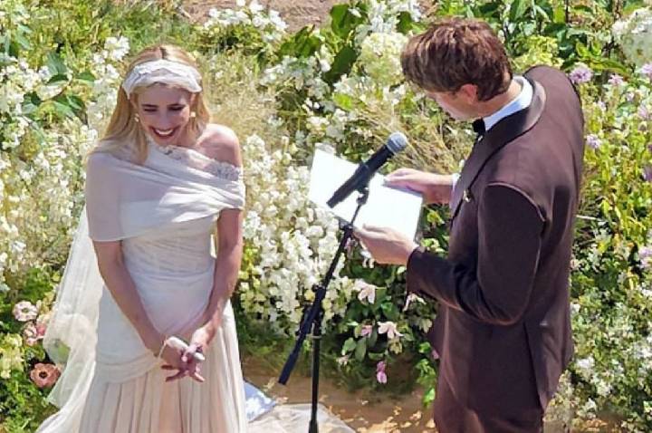 Emma Roberts e Cody John se casaram ao ar livre em Idaho; veja