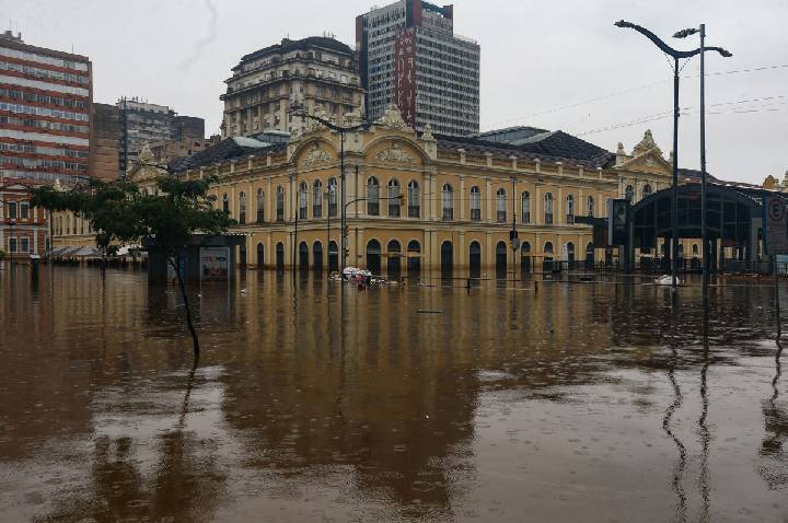 Enchentes de 2024 no RS afetaram mais de 6 milhões de pessoas, estima IBGE