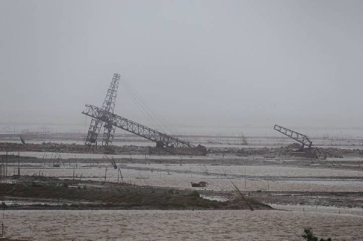 Enchentes no norte da China deixam bairros submersos em dois metros de água