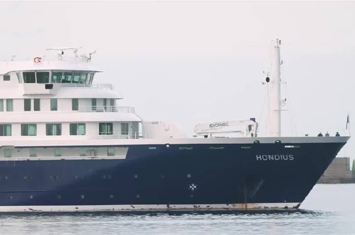 Entenda a operação de desembarque do navio com hantavírus na Espanha