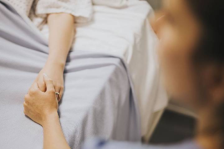 Entenda lei que autoriza morte assistida na França