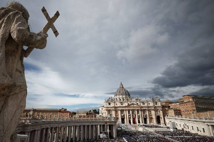 Entenda o que significa ser excomungado da Igreja Católica