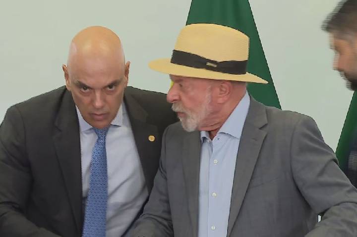 Entorno de Lula reconhece dificuldade de o presidente se descolar de Moraes