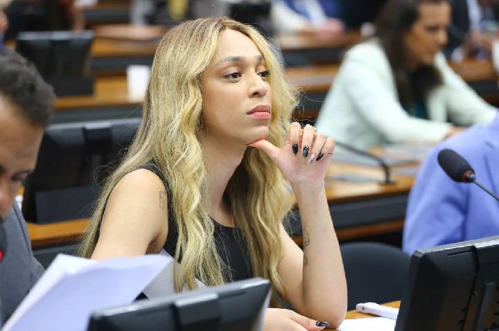 Erika tem o “maior investimento” entre as candidaturas do partido, diz PSOL