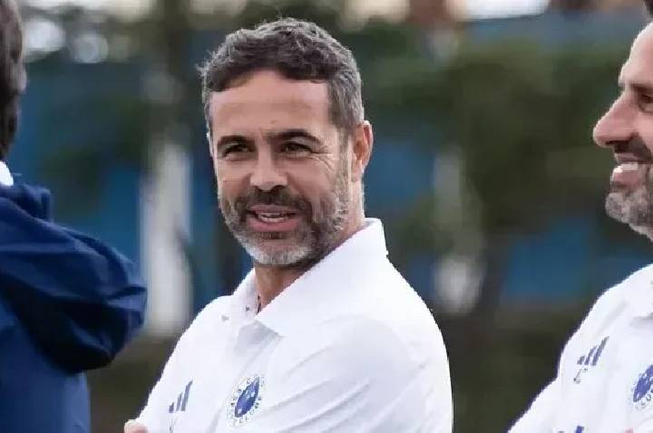 Escalação do Cruzeiro: Artur Jorge prepara mudanças para duelo com o Grêmio