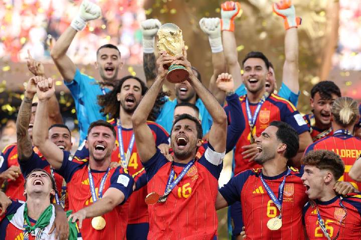Espanha reina soberana nas Copas masculina e feminina; entenda