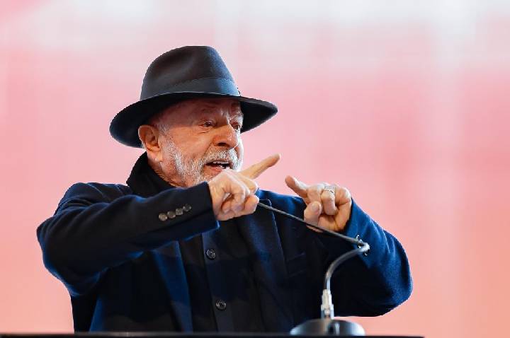 Especialista: Governo Lula lida razoavelmente bem com tensão diplomática