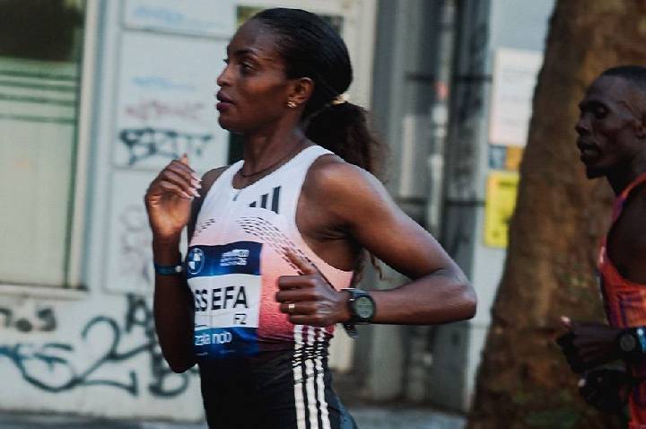 Etíope sofre com cãibras e perde chance de bater recorde mundial em Berlim
