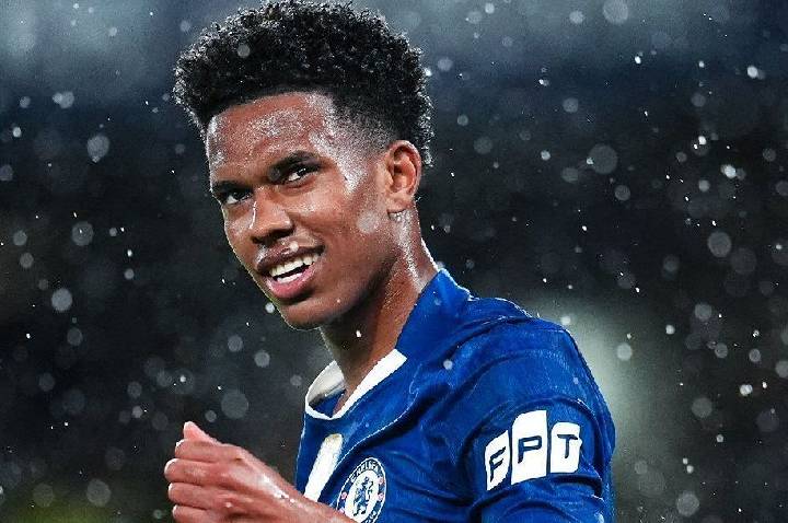 Ex-atacante do Corinthians elogia Estêvão: “Potencial para Top 3 do mundo”