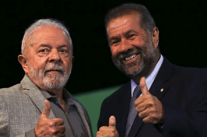 Ex-ministro de Lula demitido após fraudes no INSS declara apoio ao petista