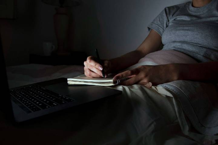 Existe horário ideal para estudar? Ciência explica