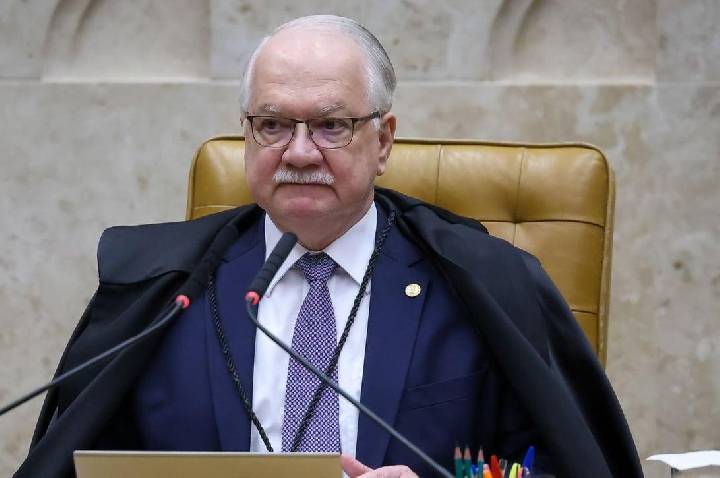 Fachin adia análise sobre postagens a respeito de Nossa Senhora no STF