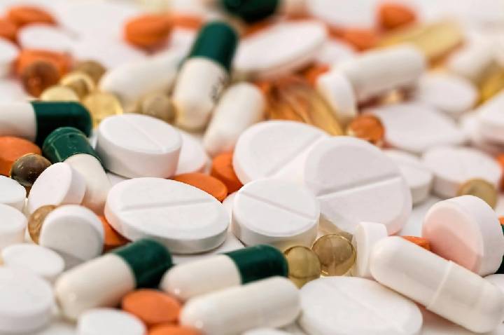 Farmacêuticas recuam em dia de anúncio do Mercado Livre sobre remédios
