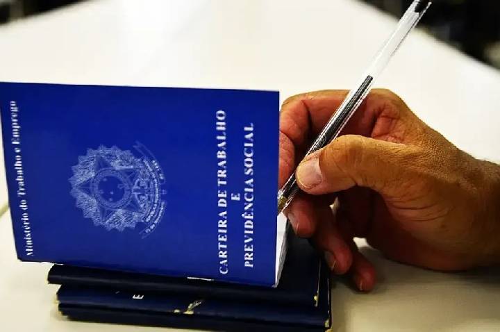 Fim da escala 6×1: base governista propõe corte de 2 horas já para este ano