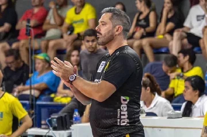 Finalista da Superliga, técnico do Praia aponta “virada de chave” do time