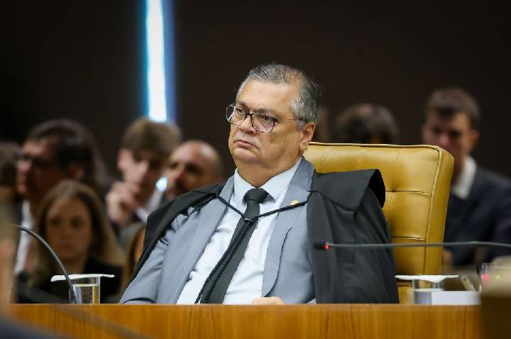Flávio Dino estreia no TSE como ministro substituto