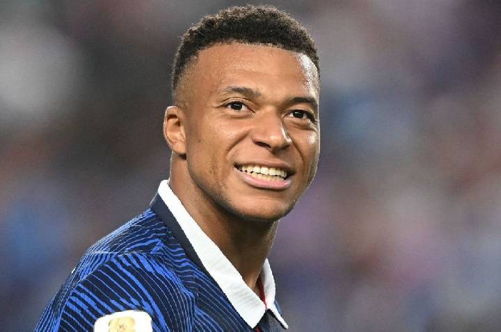 França na Copa: Mbappé busca repetir marca artilheira contra o Paraguai