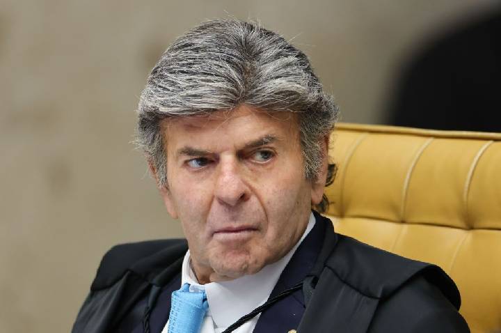 Fux dá 10 dias para Senado explicar acesso de Vorcaro e Viviane Moraes