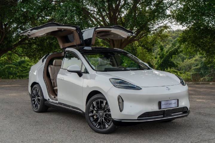 GAC Hyptec HT 2027 tem nova bateria e roda 431 km com carga completa