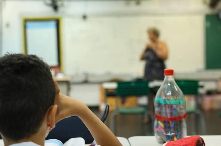 Gasto por estudante no Brasil representa apenas um terço da média da OCDE