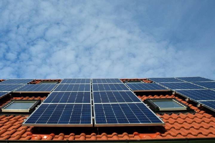 Geração distribuída entra em ajuste e acende alerta para reestruturações