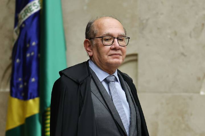 Gilmar formaliza proposta para proibir delegados e militares no STF