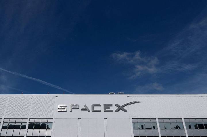 Google e SpaceX negociam desenvolvimento de data centers em órbita