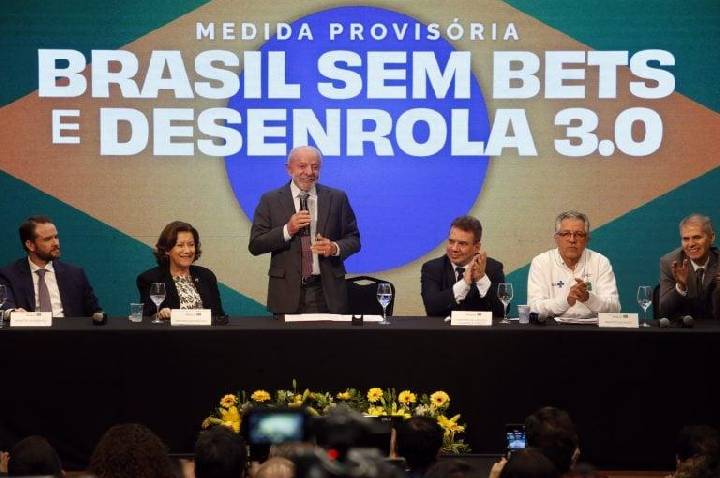 Governo apresenta projeto de lei que criminaliza exploração e publicidade de bets