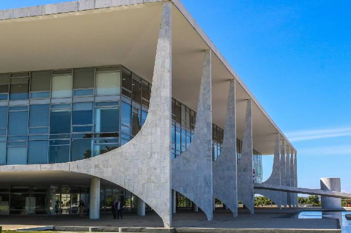 Governo tenta acalmar mercado e promete segurança na regulamentação de lei