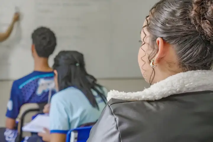 Gravidez reduz oportunidades e autonomia de meninas, mostra pesquisa