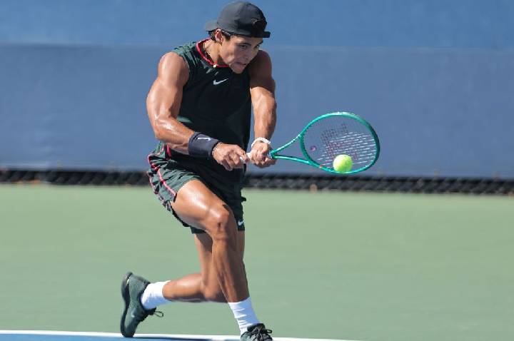 Guto Miguel leva virada no fim e fica com o vice do US Open juvenil