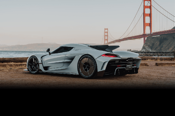 Hipercarro da Koenigsegg bate recordes de aceleração e desafia elétricos