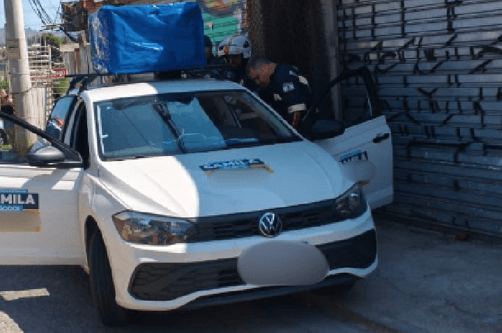 Homem é morto a tiros dentro de carro de som de deputada em Itapevi